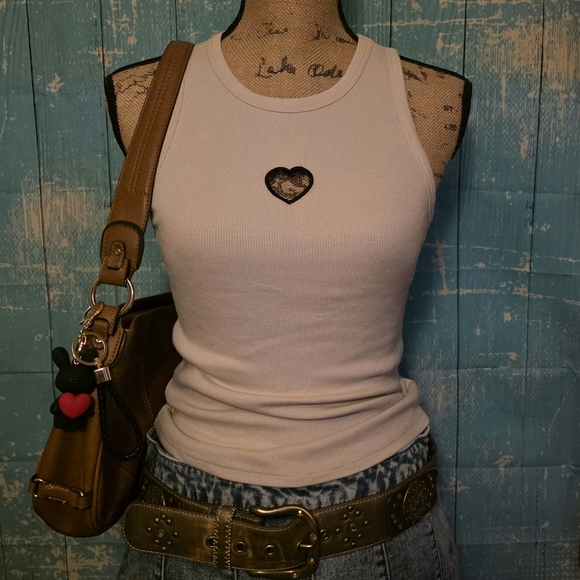 Wild Fable Women's Sleeveless Ribbed CropTank Top w/black embroidered‎ heart - Picture 5 of 5